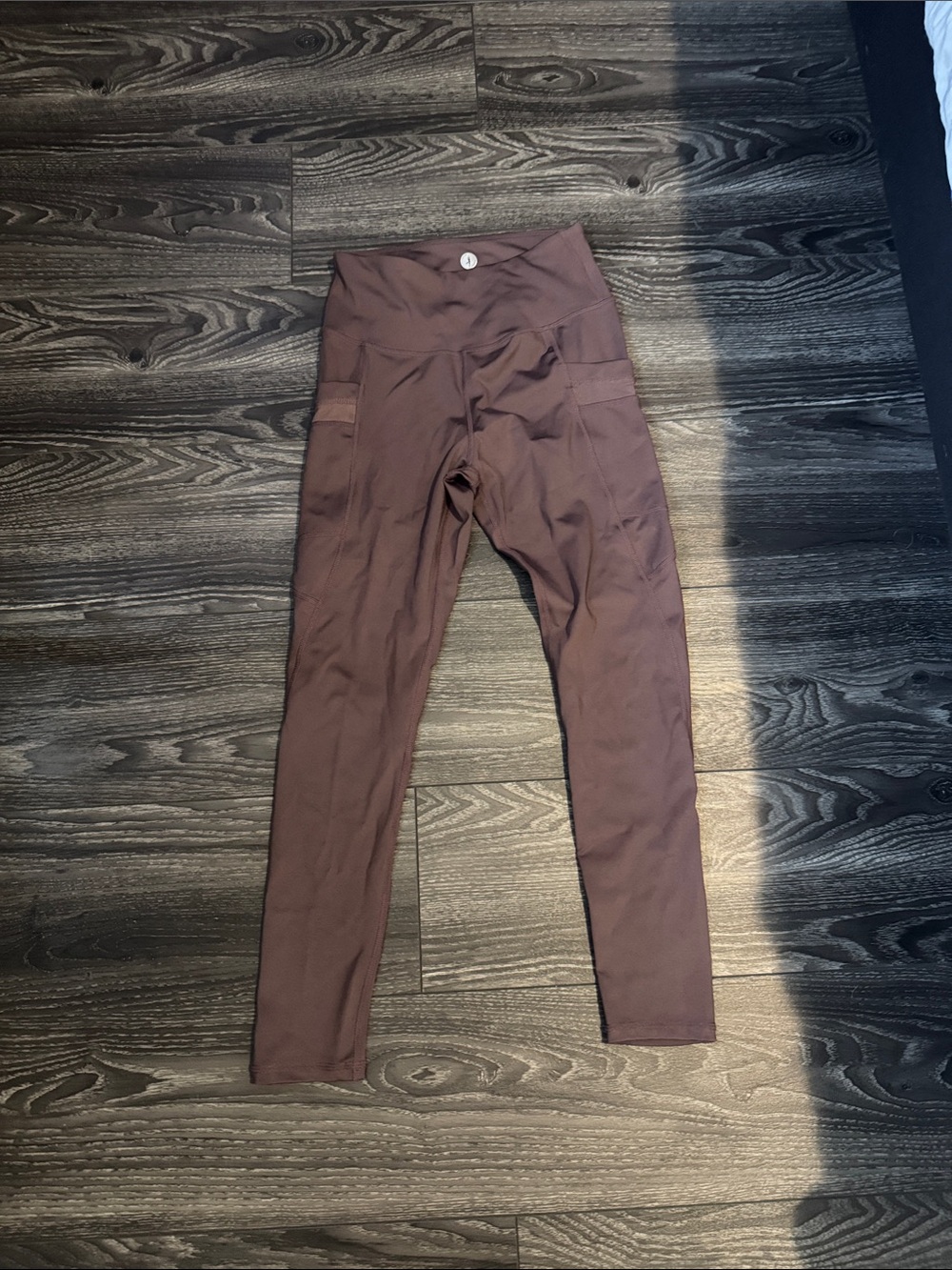High-Waist Brown Leggings with Side Pockets